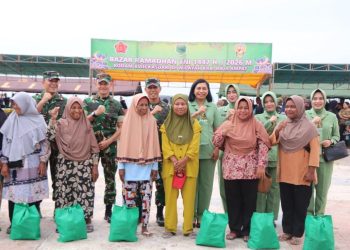 TNI Adakan Bazar Ramadan dengan Paket Sembako Terjangkau di Raja Ampat