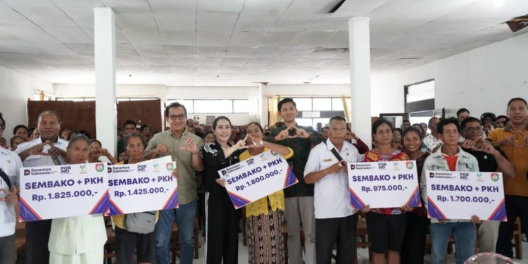 Pemkab Sumba Barat Daya Distribusikan Bantuan Sosial Senilai Rp3,7 Miliar
