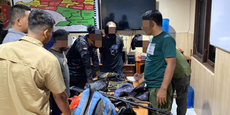 Satgas Damai Cartenz Ungkap Jaringan Senjata Ilegal untuk KKB Papua, Lima Tersangka Ditangkap