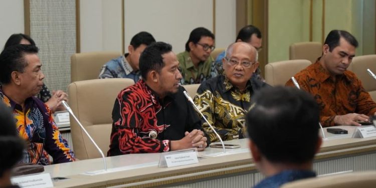 Sumenep Peroleh Hibah PLTS untuk Percepatan Elektrifikasi Kepulauan