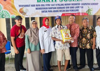 PMI Sumenep Salurkan Bantuan Ramadan untuk Pekerja Informal