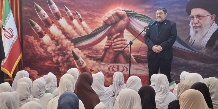 Kedutaan Besar Iran Berikan Bantuan kepada 200 Pelajar Indonesia untuk Mengenang Korban Serangan