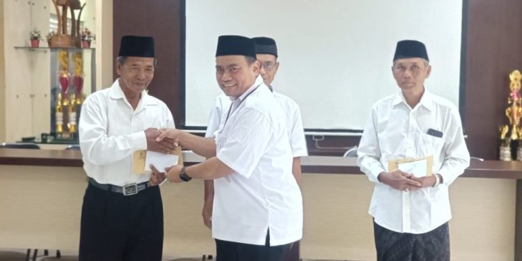 Pemkal Condongcatur Berikan Insentif dan Perlindungan Sosial untuk 51 Rois