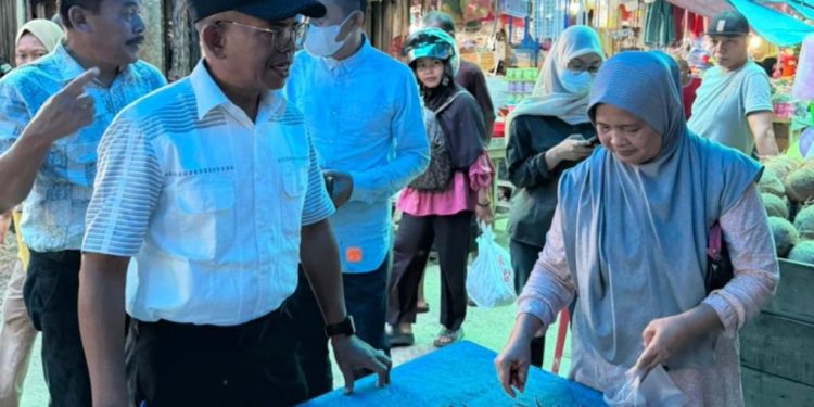 Pemerintah Aceh Laksanakan Operasi Pasar untuk Kendalikan Harga Jelang Lebaran