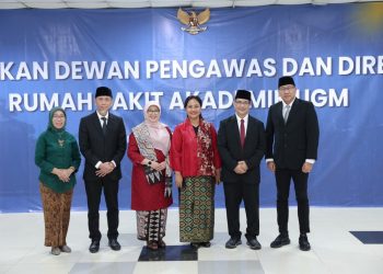 Rektor UGM Resmi Lantik Pimpinan dan Dewan Pengawas RSA UGM