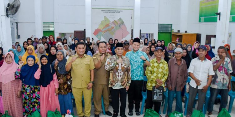 Kemensos Salurkan 400 Paket Sembako di Sei Rampah