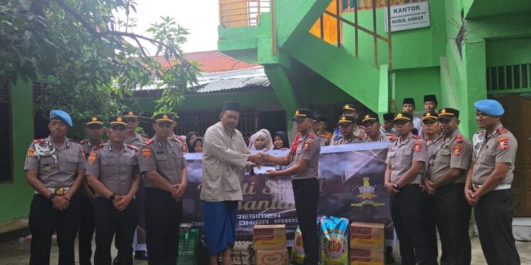 Siswa SIP Polda Papua Laksanakan Bakti Sosial di Pesantren Nurul Anwar Sentani