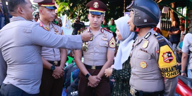 Taruna Akpol Sosialisasikan Mudik Aman di Daan Mogot, Jakarta Barat