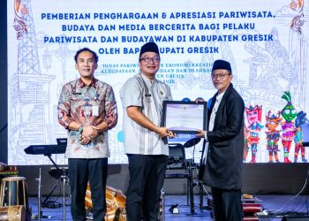 Gresik Berikan Penghargaan kepada 30 Pelaku Pariwisata, Bawean Jadi Fokus Pengembangan