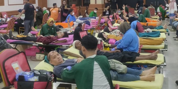 PMI DKI Jakarta Berikan Sembako untuk Pendonor Darah Selama Ramadhan
