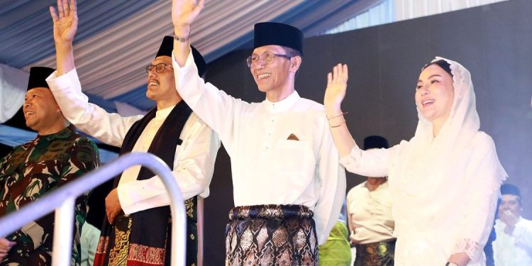 Pawai Takbir di Batam Menarik Perhatian Warga