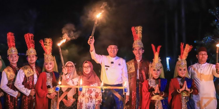 Festival Lampu Colok di Desa Insit Meriahkan Tradisi Melayu