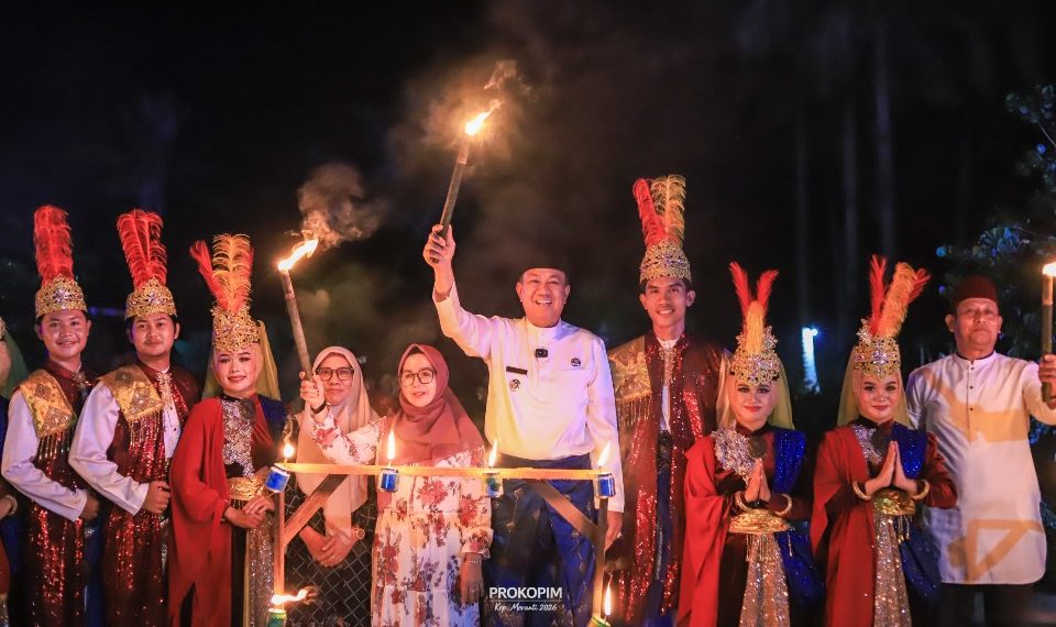 Festival Lampu Colok di Desa Insit Meriahkan Tradisi Melayu