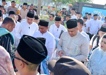 Ribuan Umat Muslim Hadiri Salat Idulfitri di Masjid Agung Sergai