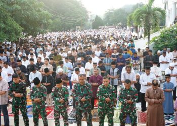 Ribuan Umat Muslim Laksanakan Salat Idulfitri di Perbatasan RI-Timor Leste