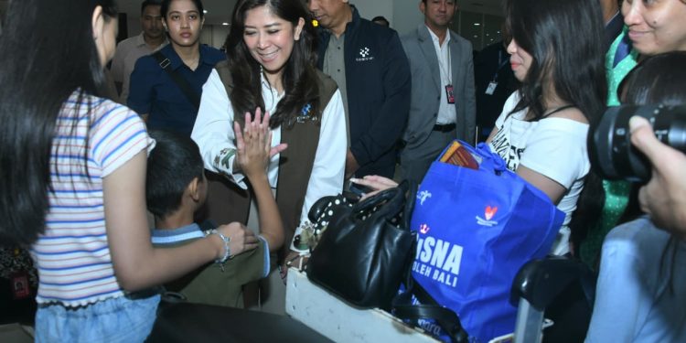 Menkomdigi Pastikan Kelancaran Telekomunikasi Selama Mudik 2026 di Bandara Ngurah Rai