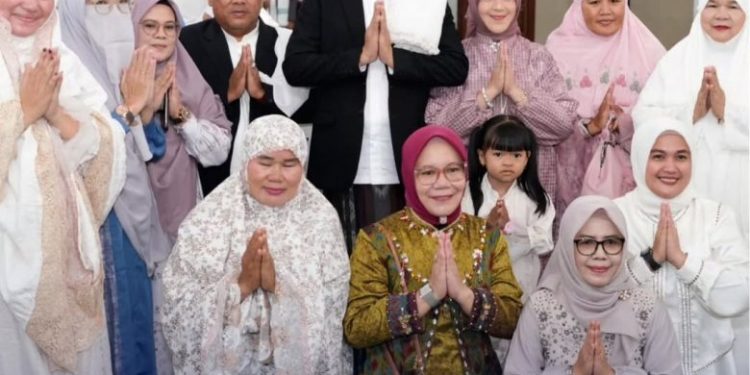 Ribuan Warga Ikuti Salat Idulfitri di Muara Enim, Bupati Serukan Persatuan