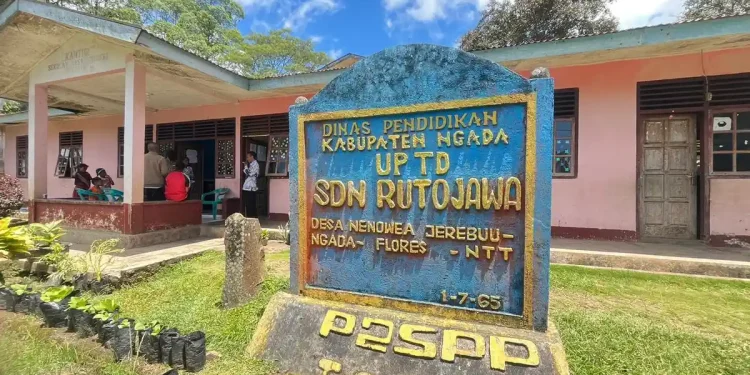 Ekonom UGM Serukan Kebijakan Berbasis Realitas untuk Atasi Kemiskinan di Ngada