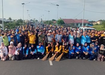 Bupati Hulu Sungai Utara Pimpin Aksi Kebersihan Massal