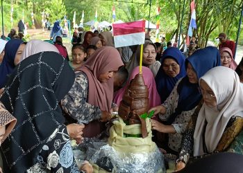 Tradisi Syawalan Getuk Dorong Wisata Kali Lojahan di Cepokokuning