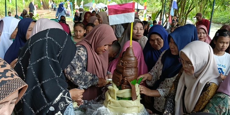 Tradisi Syawalan Getuk Dorong Wisata Kali Lojahan di Cepokokuning