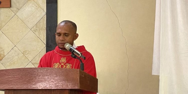 Ratusan Umat Katolik di Waisai Rayakan Minggu Palma dengan Khidmat