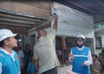 PLN Resmikan Listrik di Desa Ombolata, Nias Utara