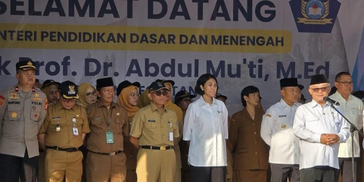 Mendikdasmen Abdul Mu’ti Sampaikan Pesan Presiden Prabowo di Depok