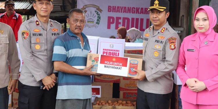 Bantuan Polres Ogan Ilir dan Baznas untuk Korban Kebakaran di Ogan Ilir
