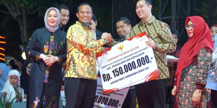 Pemkab Pangkep Raih Tiga Penghargaan dari Pemprov Sulsel