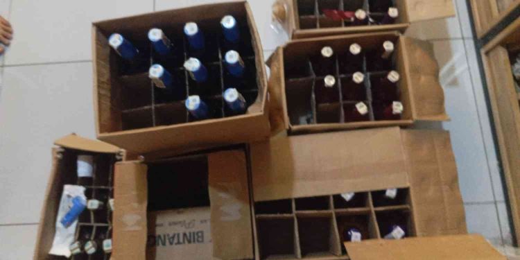 Operasi Pekat di Kasihan Bantul: Polisi Sita Puluhan Botol Miras Ilegal