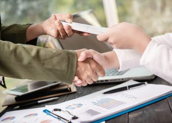 Pejabat Publik Dilarang Terima Hadiah untuk Cegah Gratifikasi