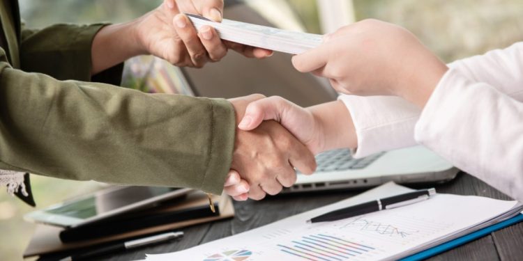 Pejabat Publik Dilarang Terima Hadiah untuk Cegah Gratifikasi