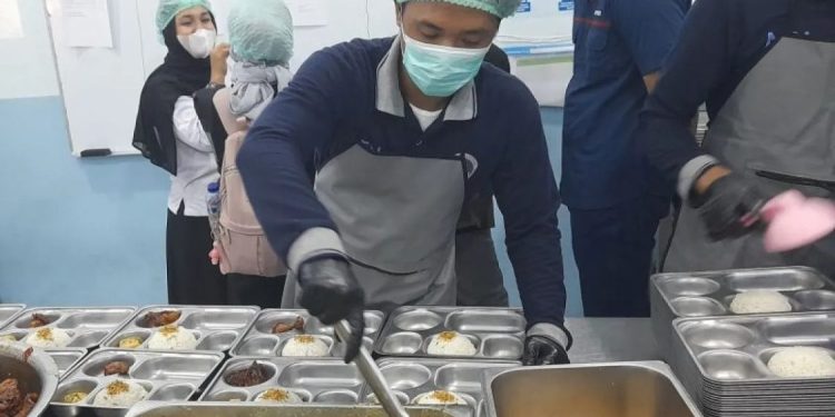 Program MBG Distribusikan Makanan Segar dan Kering untuk Anak Sekolah dan Wilayah 3T