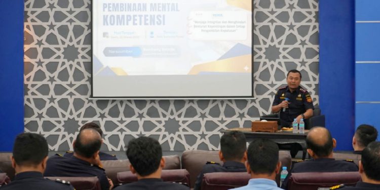 Bea Cukai Lhokseumawe Tingkatkan Integritas Pegawai Melalui Pembinaan