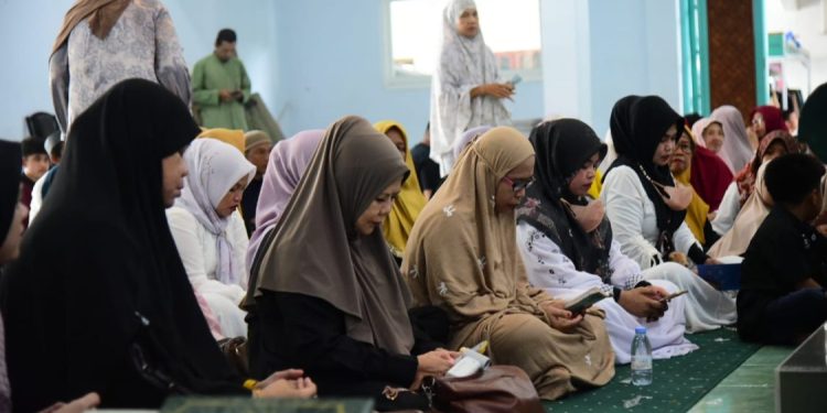 Wakil Gubernur Gorontalo Ziarah ke Makam Pendiri Alkhairaat di Palu