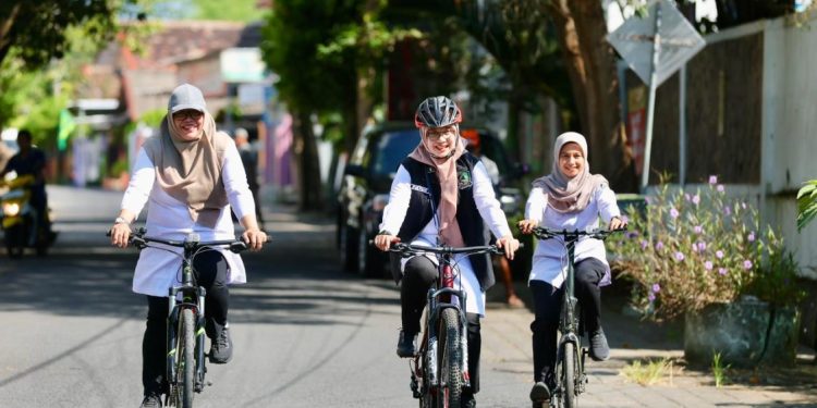 Bupati Banyuwangi Dorong Penghematan BBM dengan Bersepeda ke Kantor