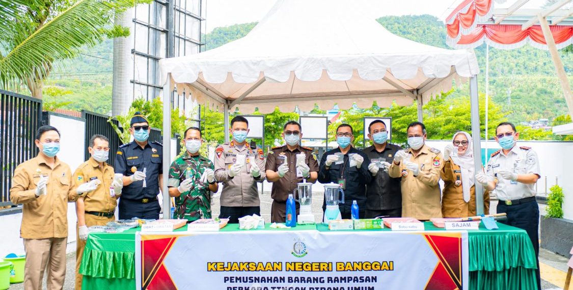 Kejaksaan Negeri Banggai Lakukan Pemusnahan Barang Bukti dari 28 Kasus