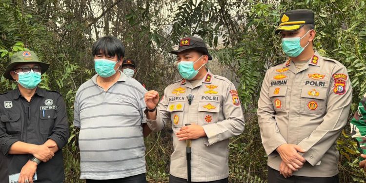 Kapolda Riau Tinjau Langsung Karhutla di Bengkalis untuk Pastikan Pemadaman Optimal