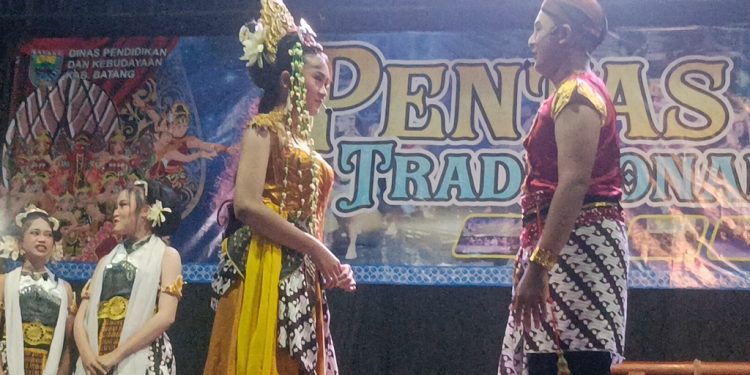 Pagelaran Ketoprak SMPN 4 Batang Angkat Kisah Rara Mendut