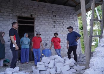 Wali Kota Tidore Pantau Kerusakan Pascagempa di Oba