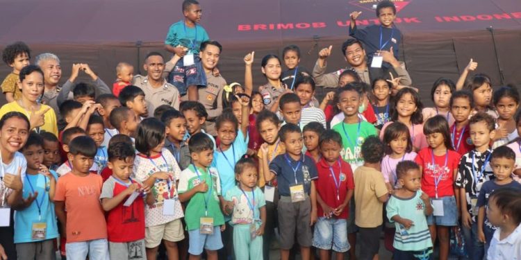 Satgas Damai Cartenz Rayakan Paskah Bersama Anak-anak Papua dengan Kegiatan Edukatif