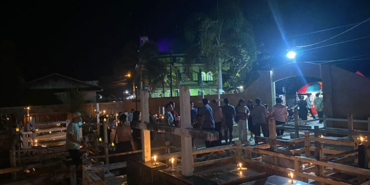 Malam Paskah di Kasongan Diterangi Ribuan Lilin Harapan