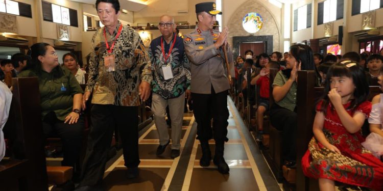 Kapolda Sumsel Ajak Jemaat Gereja St. Yoseph Jaga Kamtibmas Bersama
