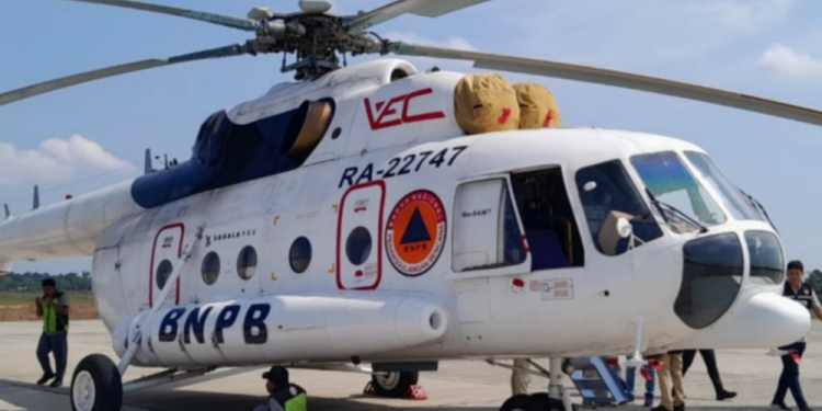 Helikopter Water Bombing Dikerahkan untuk Atasi Karhutla di Riau