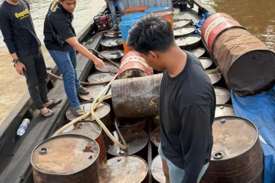 Polisi Riau Ungkap Modus Pelat Nomor Ganda dalam Kasus BBM Ilegal