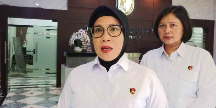 Tersangka UF dalam Kasus Lora Bangkalan Diserahkan ke Kejaksaan