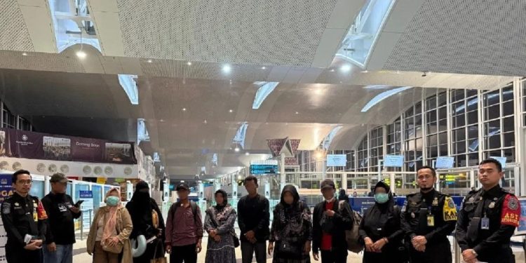 Pemerintah Peringatkan Masyarakat Mengenai Tawaran Haji Tanpa Antre