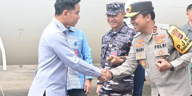 Kapolda NTT Sambut Kunjungan Wapres di Kupang dan Ikuti Festival Paskah