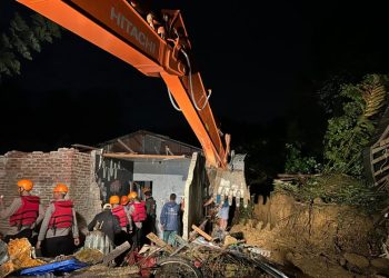 Tim Brimob Dikerahkan untuk Pencarian Korban Banjir dan Longsor di Sembahe